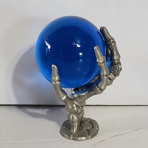 Vintage Spoontiques Pewter Skeleton Hand Holding Blue Crystal Ball - Picture 2 of 7